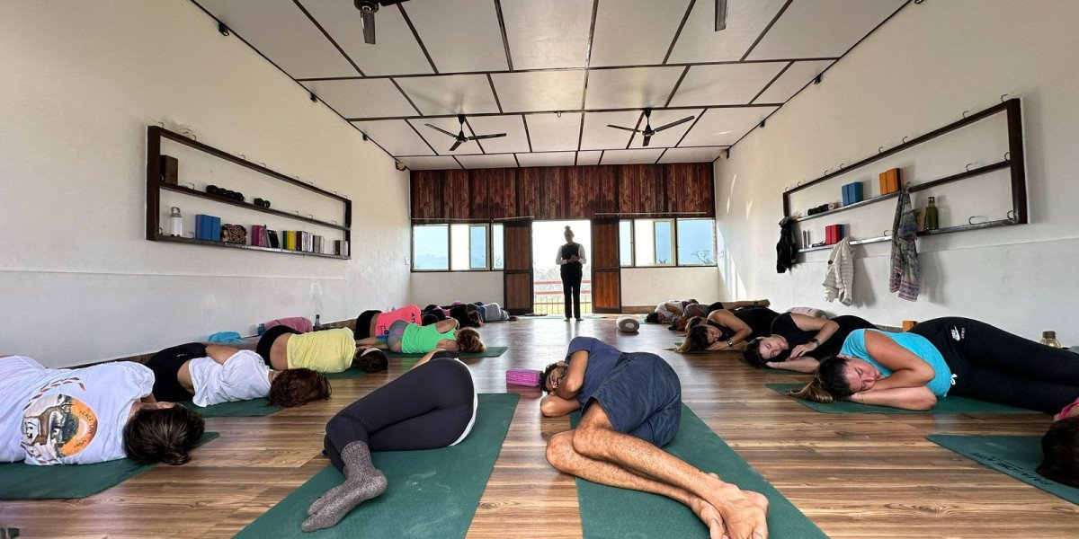 100-Hours Yoga Teacher Training in Rishikesh